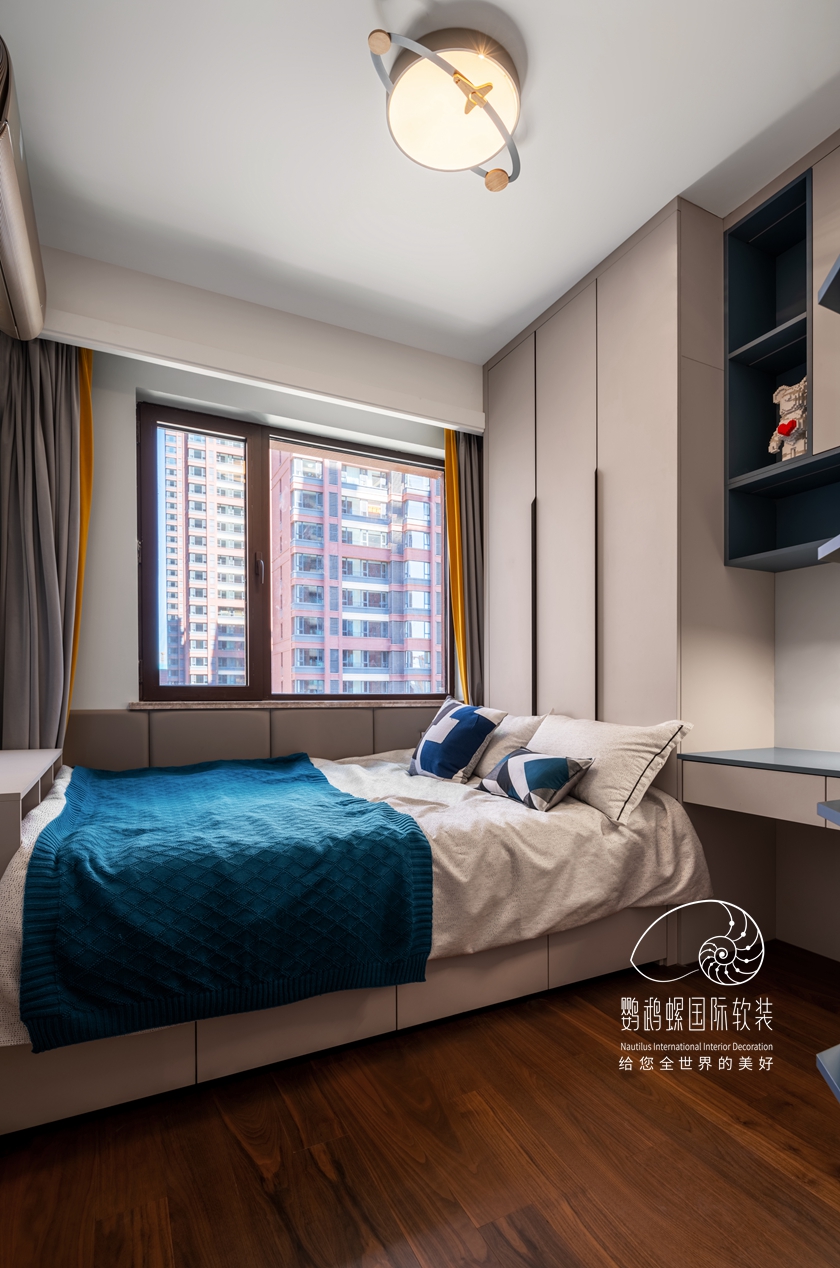 万科翡翠书院140㎡现代轻奢气概装修软装实景_精装房